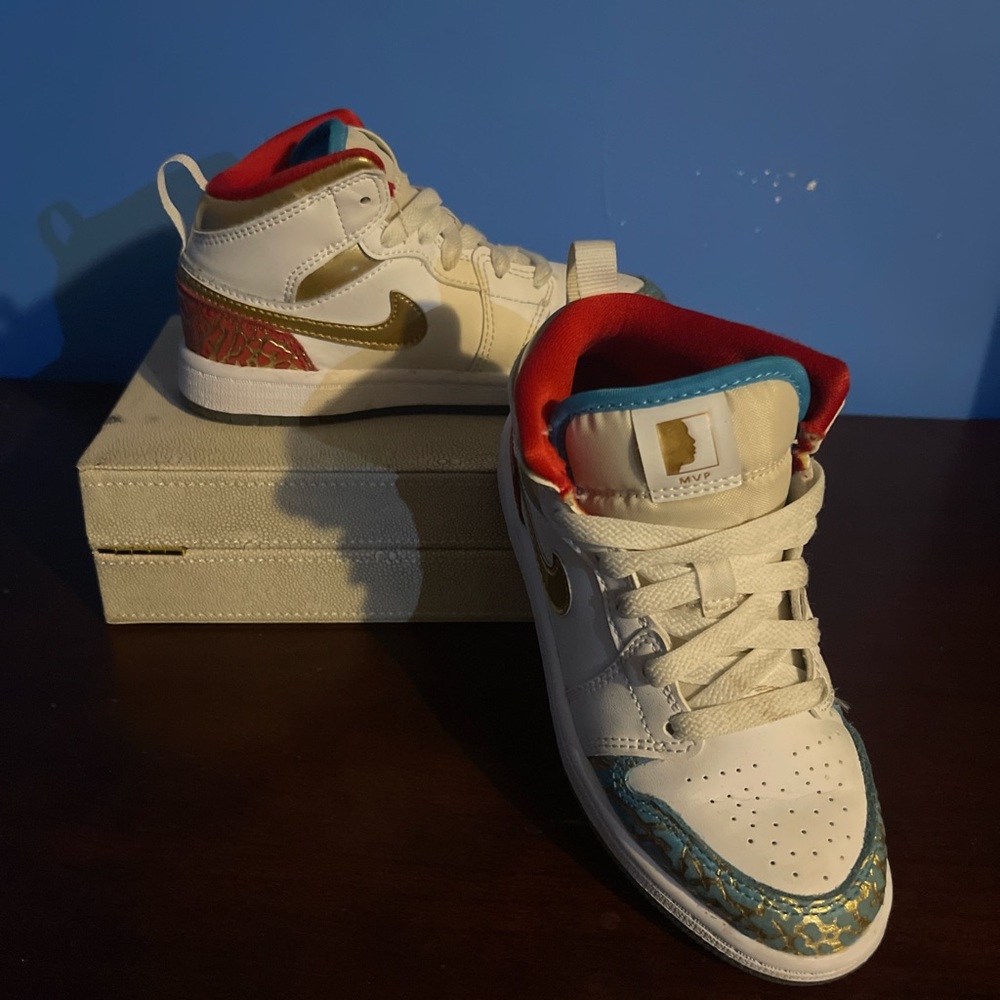 Nike Air Jordan 1 Mid SE - White, Gold, and Red